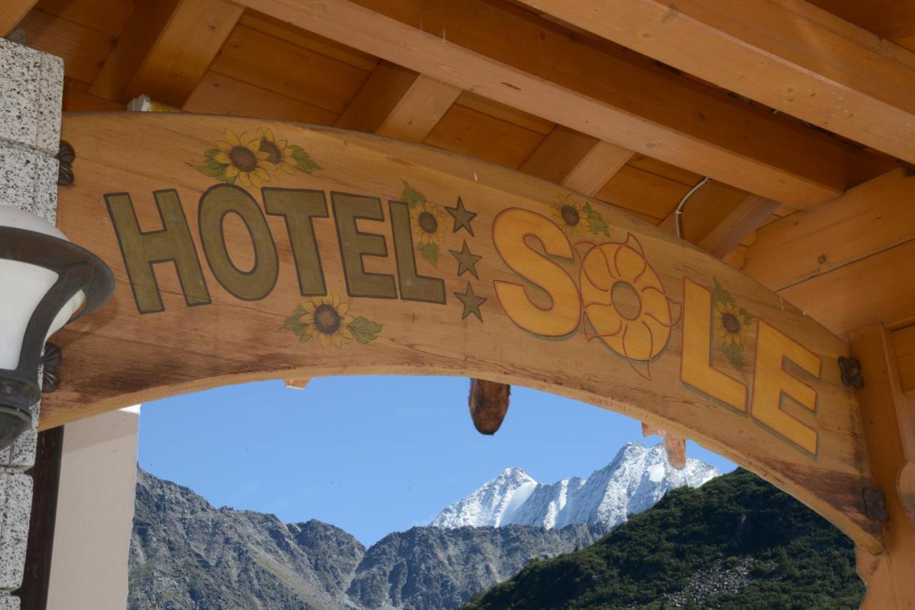 Hotel Sole Passo del Tonale Exteriör bild