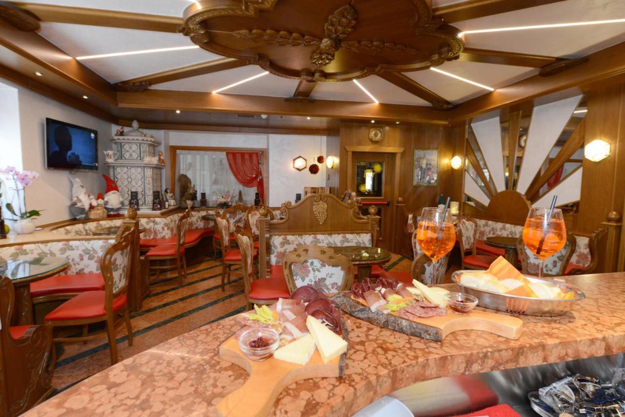 Hotel Sole Passo del Tonale Exteriör bild