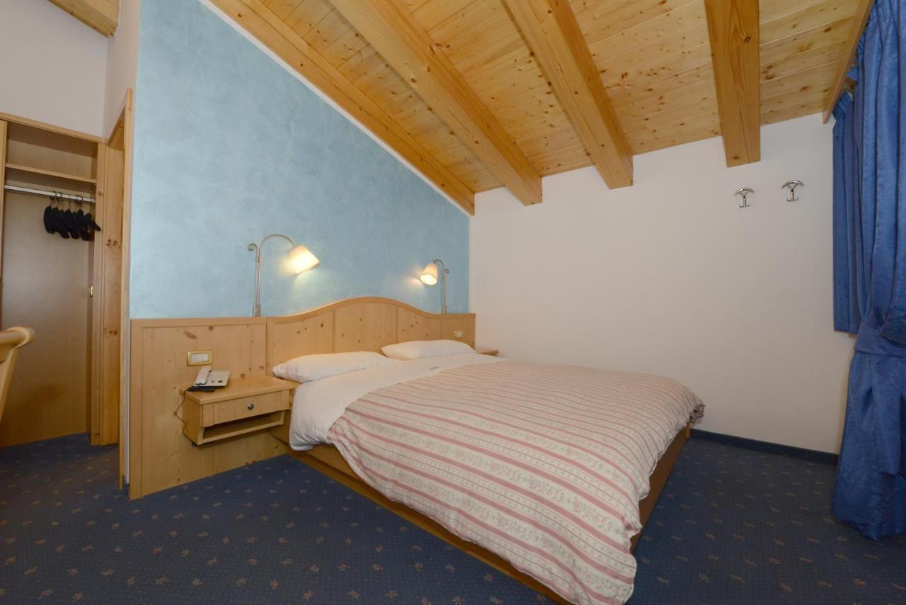 Hotel Sole Passo del Tonale Exteriör bild