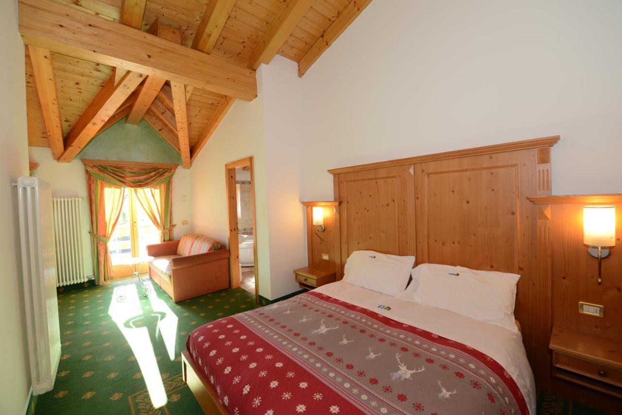 Hotel Sole Passo del Tonale Exteriör bild