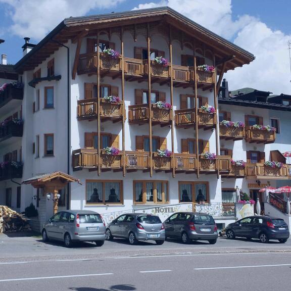 Hotel Sole Passo del Tonale Exteriör bild