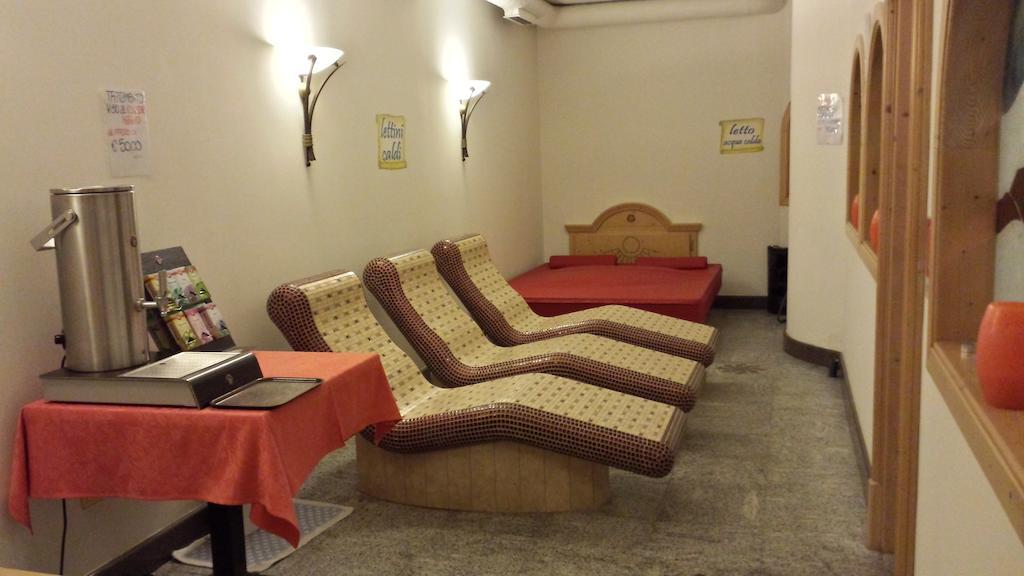 Hotel Sole Passo del Tonale Exteriör bild